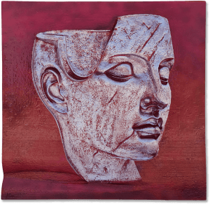 Escultura sobre la mente en blanco - esta escultura capta ese instante tan curioso en el que los pensamientos simplemente... se desvanecen. El rostro, tallado en una piedra pálida, parece sacado de algún mito antiguo. Pero aquí viene lo extraño: la parte superior izquierda está rota, casi como si alguien hubiese intentado asomarse a sus ideas y solo encontrara vacío. El fondo rojo intenso no pasa desapercibido; envuelve toda la pieza y hace que esa expresión -serena pero llena de misterios- destaque con fuerza. Es imposible no preguntarse qué historias calla o qué recuerdos olvidó justo antes de quedarse así... suspendido entre lo que fue y lo que podría ser.
