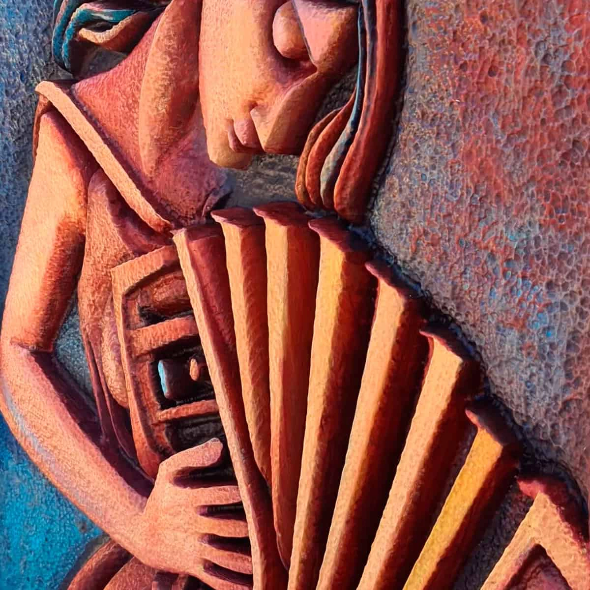 La Acordeonista es mucho más que un cuadro: esculpe en el alma esa conexión invisible que solo la música logra. Ves a una persona, ojos cerrados, dejándose llevar por su propio universo mientras sus dedos acarician el acordeón. Los tonos tierra envuelven la escena como una tarde tranquila; las líneas profundas y marcadas recuerdan esos relieves antiguos que invitan a tocar. Hay algo en el fondo moteado, casi como si atrapara recuerdos dispersos o ecos de canciones viejas. En conjunto, este cuadro transmite serenidad pero también ese latido cálido y humano que brota cuando alguien se entrega por completo a una melodía familiar.