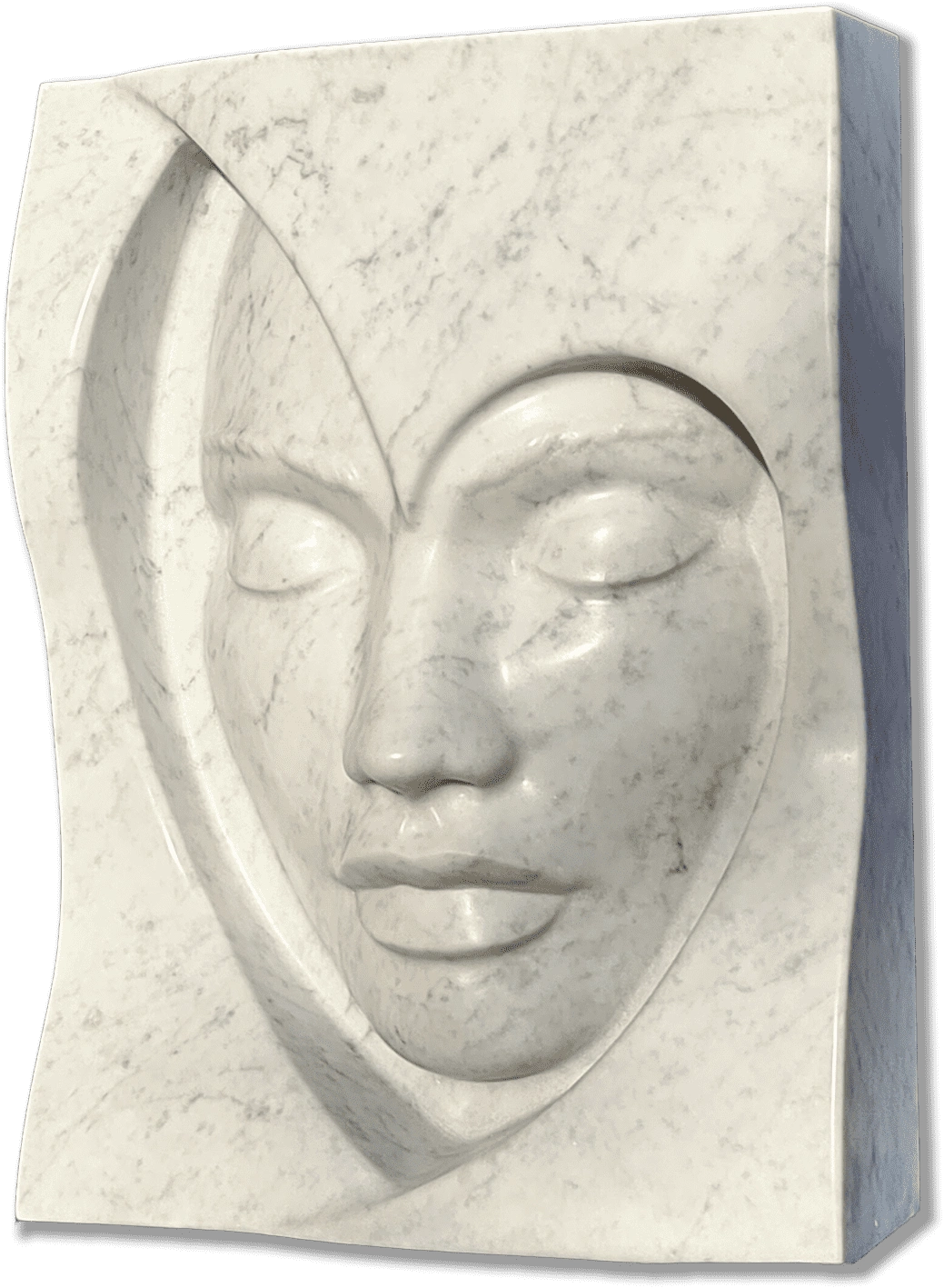 Un rostro de mármol blanco, con ojos cerrados y expresión serena, parece despertar poco a poco del bloque rectangular. Hay algo casi soñador en esas curvas suaves que delinean sus rasgos: la frente lisa, la nariz delicada y esa boca apenas sonriente. Además, una especie de corazón incompleto abraza sutilmente el lado izquierdo del rostro; es curioso cómo ese detalle añade un toque íntimo y casi tierno al conjunto. La verdad es que esta escultura logra transmitir elegancia y una paz contagiosa-como si escucharas una melodía suave al mirarla-sin mucho esfuerzo ni pretensión; solo deja que te acompañe en silencio unos segundos.