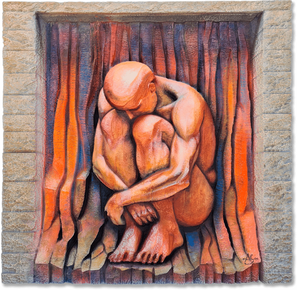 Es una escultura contemporánea cuerpo humano Refugio de Silencio - Escultura mural sobre aislamiento y paz interior" revela a una figura humana, desnuda y completamente calva, recogida en sí misma con la cabeza apoyada en los brazos. Está enclavada dentro de un nicho tallado en piedra; ahí se percibe algo casi sagrado, como si el mundo quedara afuera por un instante. Las líneas verticales a su alrededor, teñidas de naranja intenso, rojo quemado y matices tierra, envuelven la escena con una sensación cálida pero también melancólica. Es fácil imaginarse ahí dentro buscando consuelo o simplemente quietud... A veces el silencio es tanto refugio como frontera.